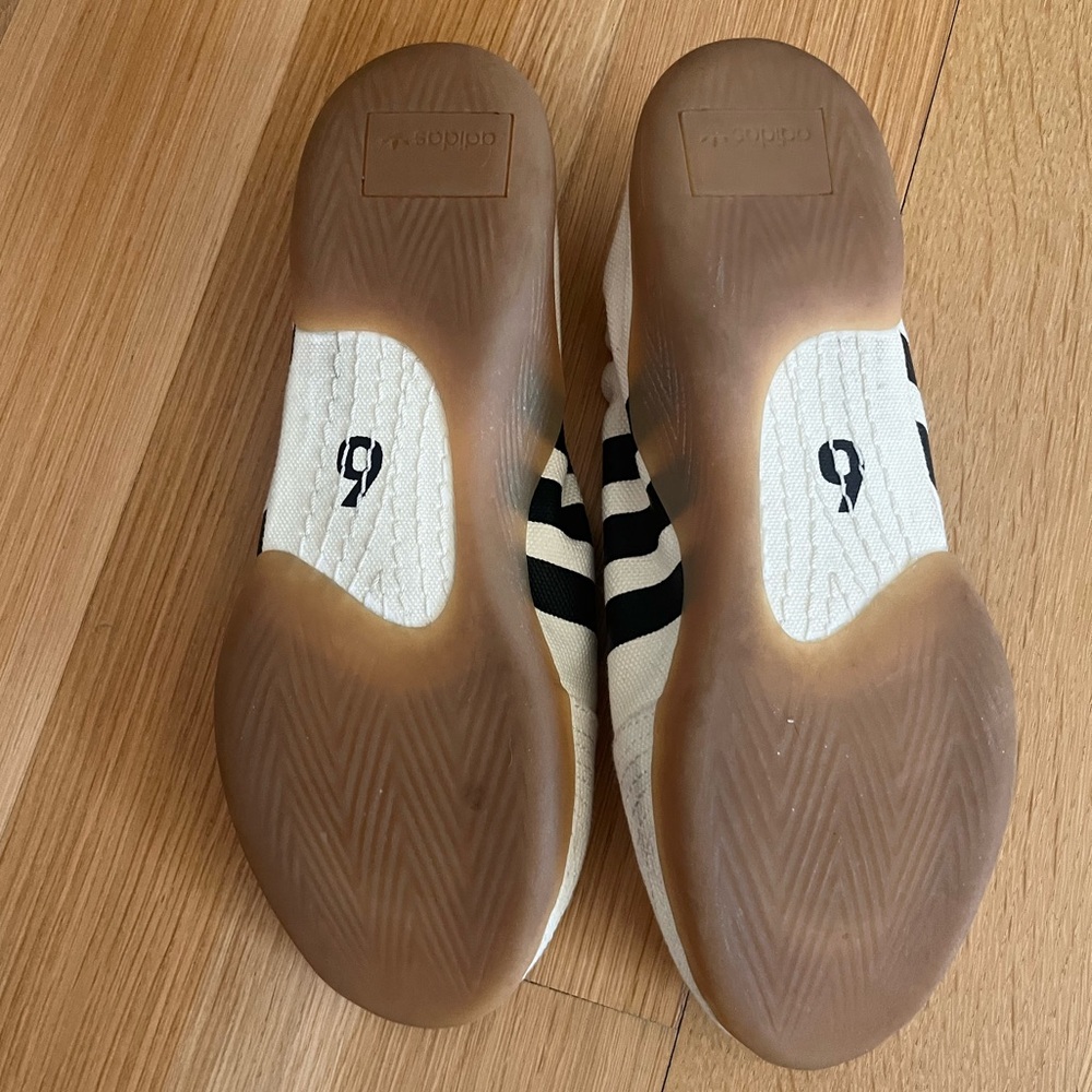 Adidas Cream & Black Slip-On Taekwondo Footwear - Picture 2 of 6